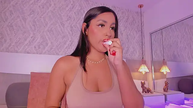 Snapshot of AishaPeyton chatting on November 17, 2:45 pm AishaPeyton online show from November 17, 2:45 pm