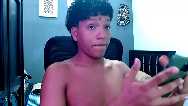 Snapshot of Xander_bonnet1 chatting on January 27, 3:18 pm Xander bonnet1 online show from January 27, 3:18 pm