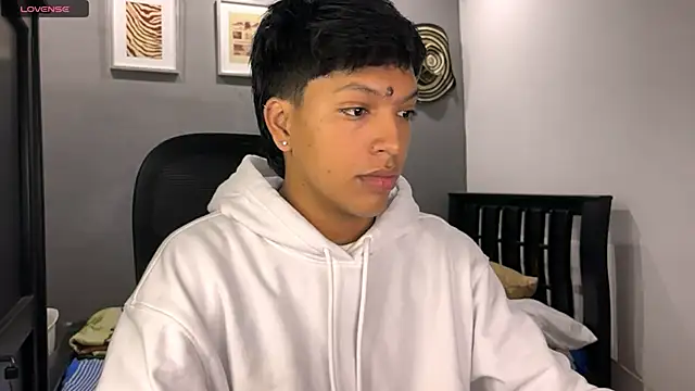 Snapshot of Xander_bonnet1 chatting on January 29, 12:56 pm Xander bonnet1 online show from January 29, 12:56 pm