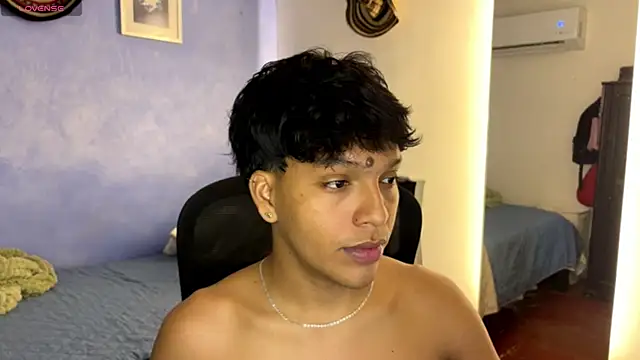 Snapshot of Xander_bonnet1 chatting on October 9, 12:25 pm Xander bonnet1 online show from October 9, 12:25 pm