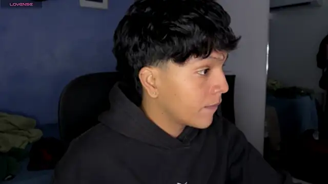 Snapshot of Xander_bonnet1 chatting on October 10, 3:11 pm Xander bonnet1 online show from October 10, 3:11 pm