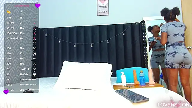 petitelittleebony online show from March 13, 7:28 pm