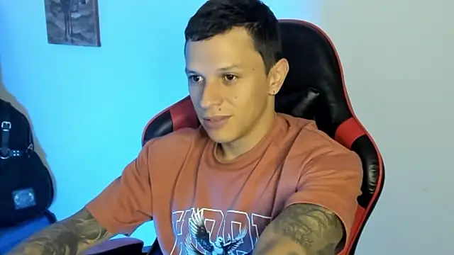 Snapshot of goodboy69l chatting on February 8, 12:19 pm goodboy69l online show from February 8, 12:19 pm