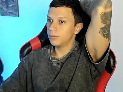 Snapshot of goodboy69l chatting on February 21, 11:55 am goodboy69l online show from February 21, 11:55 am