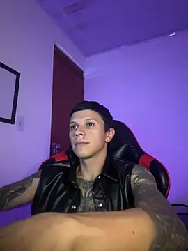 Snapshot of goodboy69l chatting on March 20, 11:31 pm goodboy69l online show from March 20, 11:31 pm
