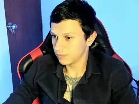 Snapshot of goodboy69l chatting on March 30, 11:50 pm goodboy69l online show from March 30, 11:50 pm
