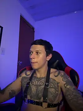 Snapshot of goodboy69l chatting on April 4, 4:37 pm goodboy69l online show from April 4, 4:37 pm