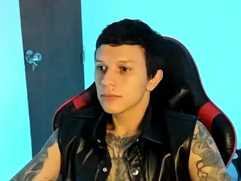 Snapshot of goodboy69l chatting on April 12, 11:26 am goodboy69l online show from April 12, 11:26 am