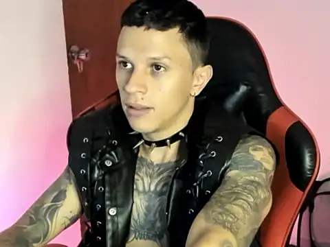 Snapshot of goodboy69l chatting on April 19, 6:10 pm goodboy69l online show from April 19, 6:10 pm