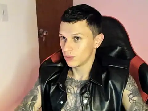 Snapshot of goodboy69l chatting on April 22, 11:50 pm goodboy69l online show from April 22, 11:50 pm