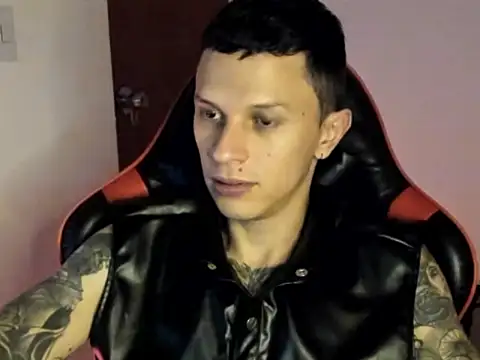Snapshot of goodboy69l chatting on April 23, 9:28 pm goodboy69l online show from April 23, 9:28 pm