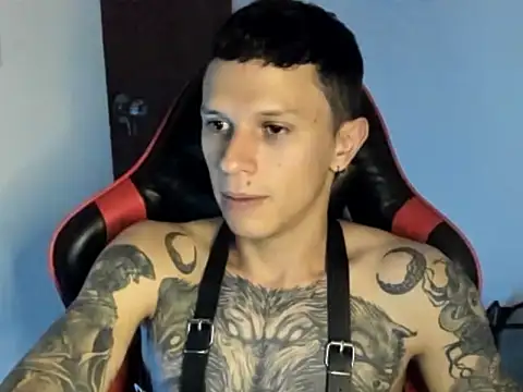 Snapshot of goodboy69l chatting on April 26, 1:58 am goodboy69l online show from April 26, 1:58 am