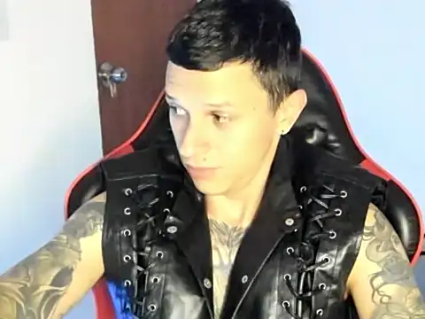 Snapshot of goodboy69l chatting on May 6, 11:54 pm goodboy69l online show from May 6, 11:54 pm