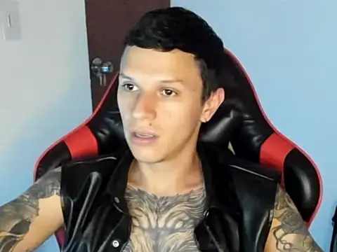 Snapshot of goodboy69l chatting on May 20, 11:00 pm goodboy69l online show from May 20, 11:00 pm