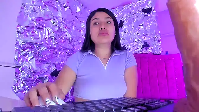 SarahStones online show from November 24, 12:32 am