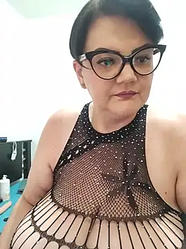 Snapshot of Madisonpalacio chatting on June 23, 7:12 pm Madisonpalacio online show from June 23, 7:12 pm