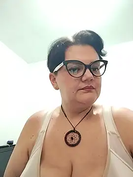 Snapshot of Madisonpalacio chatting on July 4, 4:46 pm Madisonpalacio online show from July 4, 4:46 pm