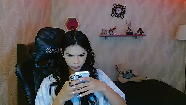 Snapshot of andy_bell_x chatting on October 13, 5:51 am andy bell x online show from October 13, 5:51 am