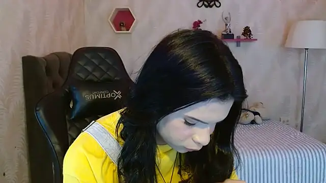 Snapshot of andy_bell_x chatting on October 23, 5:40 am andy bell x online show from October 23, 5:40 am