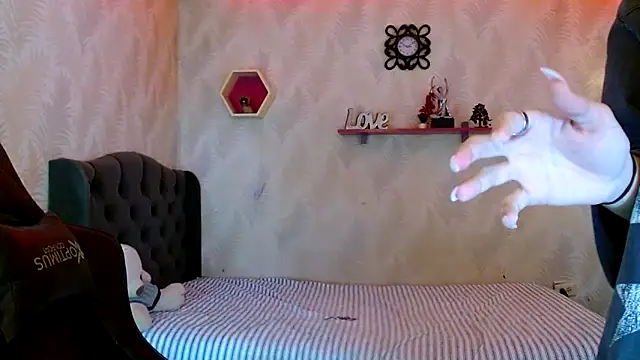 Snapshot of andy_bell_x chatting on October 26, 2:39 am andy bell x online show from October 26, 2:39 am