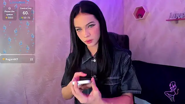 Snapshot of andy_bell_x chatting on November 24, 2:44 am andy bell x online show from November 24, 2:44 am