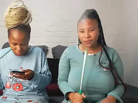 DrippinCaramelCutie online show from January 17, 2:29 am