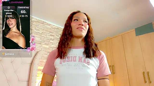 Sara-Smith- online show from June 25, 11:26 am