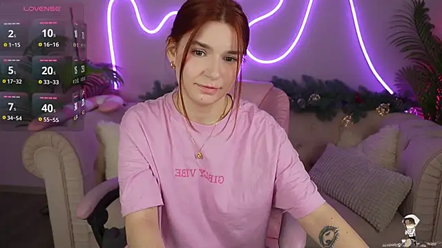 Snapshot of RedShinee chatting on January 9, 4:52 am RedShinee online show from January 9, 4:52 am