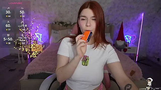 Snapshot of RedShinee chatting on January 11, 1:53 pm RedShinee online show from January 11, 1:53 pm