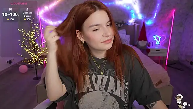 Snapshot of RedShinee chatting on January 21, 6:54 am RedShinee online show from January 21, 6:54 am