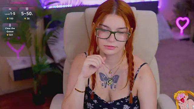 Snapshot of RedShinee chatting on September 17, 6:04 am RedShinee online show from September 17, 6:04 am