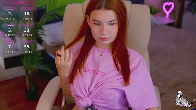 Snapshot of RedShinee chatting on September 27, 5:56 am RedShinee online show from September 27, 5:56 am