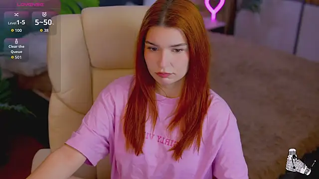 Snapshot of RedShinee chatting on September 30, 6:07 am RedShinee online show from September 30, 6:07 am