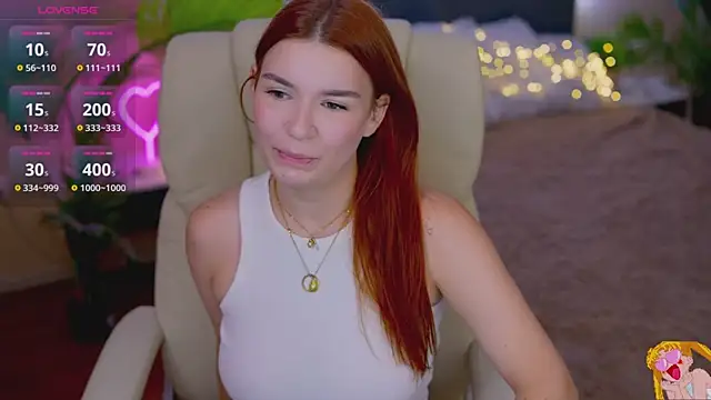 Snapshot of RedShinee chatting on October 8, 12:36 pm RedShinee online show from October 8, 12:36 pm