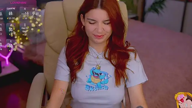 Snapshot of RedShinee chatting on October 28, 7:56 am RedShinee online show from October 28, 7:56 am