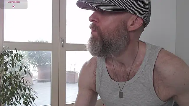 Snapshot of edosilver chatting on March 12, 9:23 am edosilver online show from March 12, 9:23 am