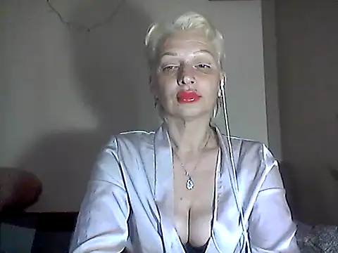 Snapshot of MaryJane441 chatting on May 16, 7:45 pm MaryJane441 online show from May 16, 7:45 pm