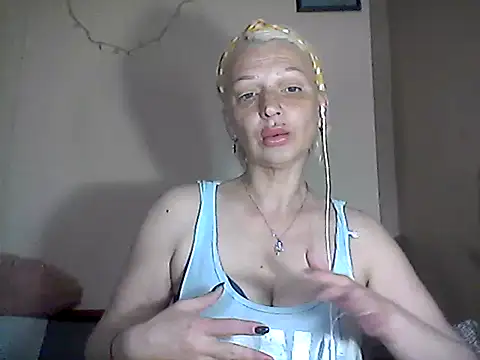 Snapshot of MaryJane441 chatting on May 21, 8:54 am MaryJane441 online show from May 21, 8:54 am