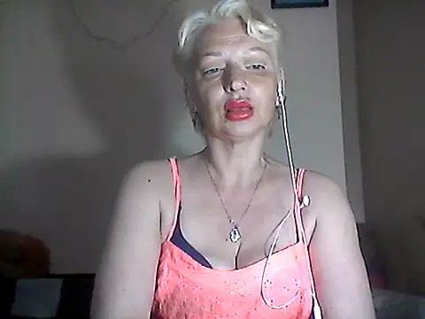 Snapshot of MaryJane441 chatting on May 29, 8:29 pm MaryJane441 online show from May 29, 8:29 pm