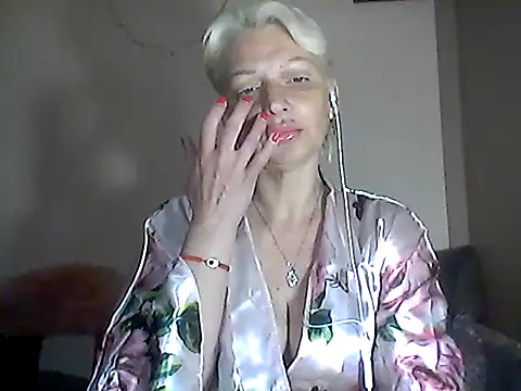 Snapshot of MaryJane441 chatting on June 4, 9:04 am MaryJane441 online show from June 4, 9:04 am