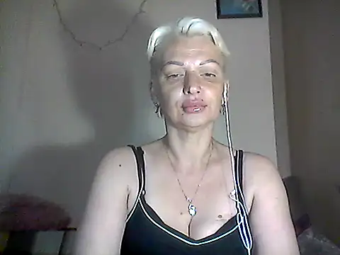 Snapshot of MaryJane441 chatting on June 14, 9:22 am MaryJane441 online show from June 14, 9:22 am