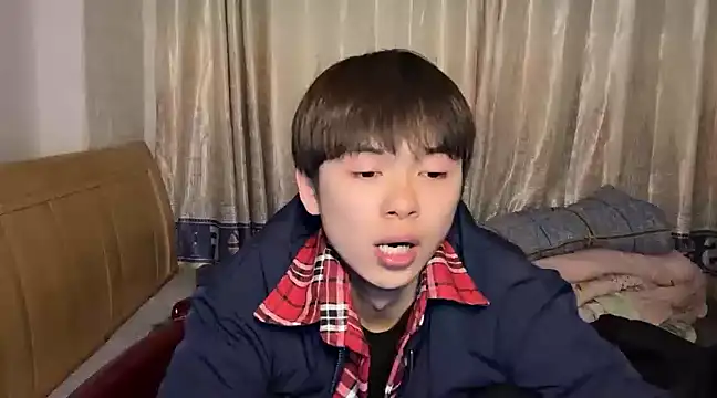 Snapshot of xiaottt1918 chatting on January 12, 1:27 pm xiaottt1918 online show from January 12, 1:27 pm