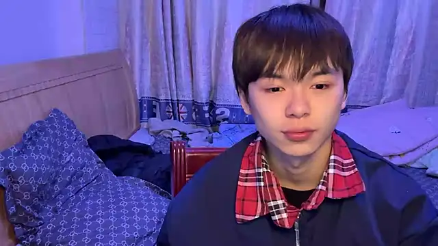 Snapshot of xiaottt1918 chatting on January 14, 2:43 pm xiaottt1918 online show from January 14, 2:43 pm