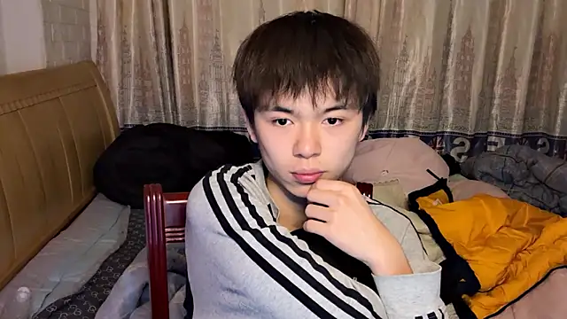 Snapshot of xiaottt1918 chatting on January 21, 1:43 pm xiaottt1918 online show from January 21, 1:43 pm