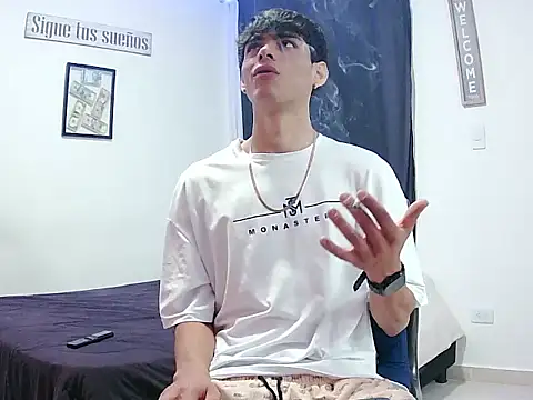 harrytomson 1 online show from November 18, 9:47 am