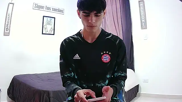 harrytomson 1 online show from December 16, 4:23 pm