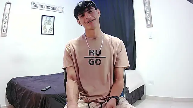 harrytomson 1 online show from December 21, 11:45 pm