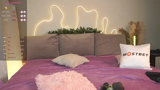 Chloeromantic online show from January 10, 11:29 pm