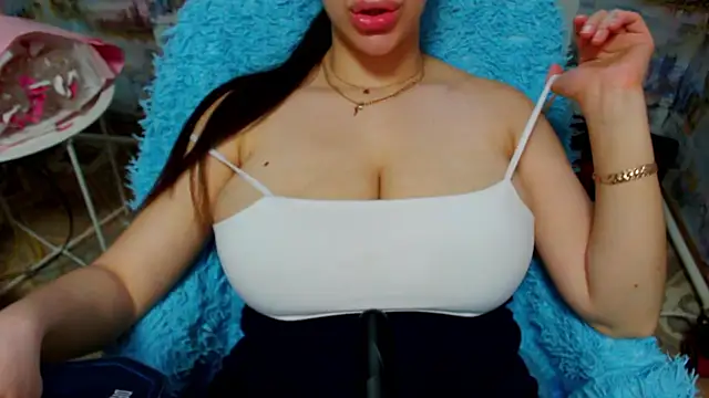 Snapshot of lovelyseu chatting on November 24, 6:13 am lovelyseu online show from November 24, 6:13 am