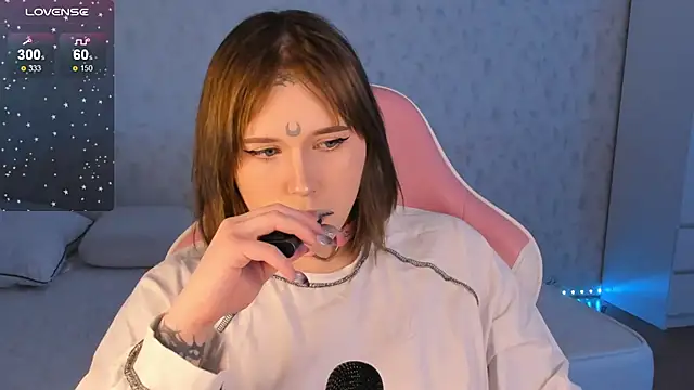 Snapshot of Spliti_moon chatting on February 28, 3:04 pm Spliti moon online show from February 28, 3:04 pm